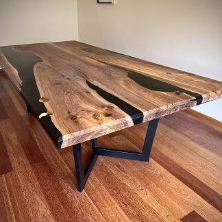 Mesa comedor Cipres y resina