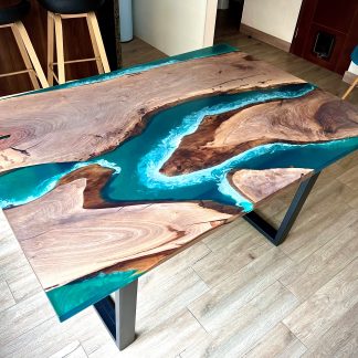 Mesa comedor nogal y resina