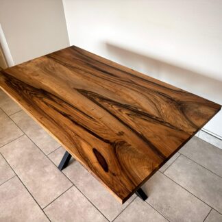 Comedor de Nogal Vetado